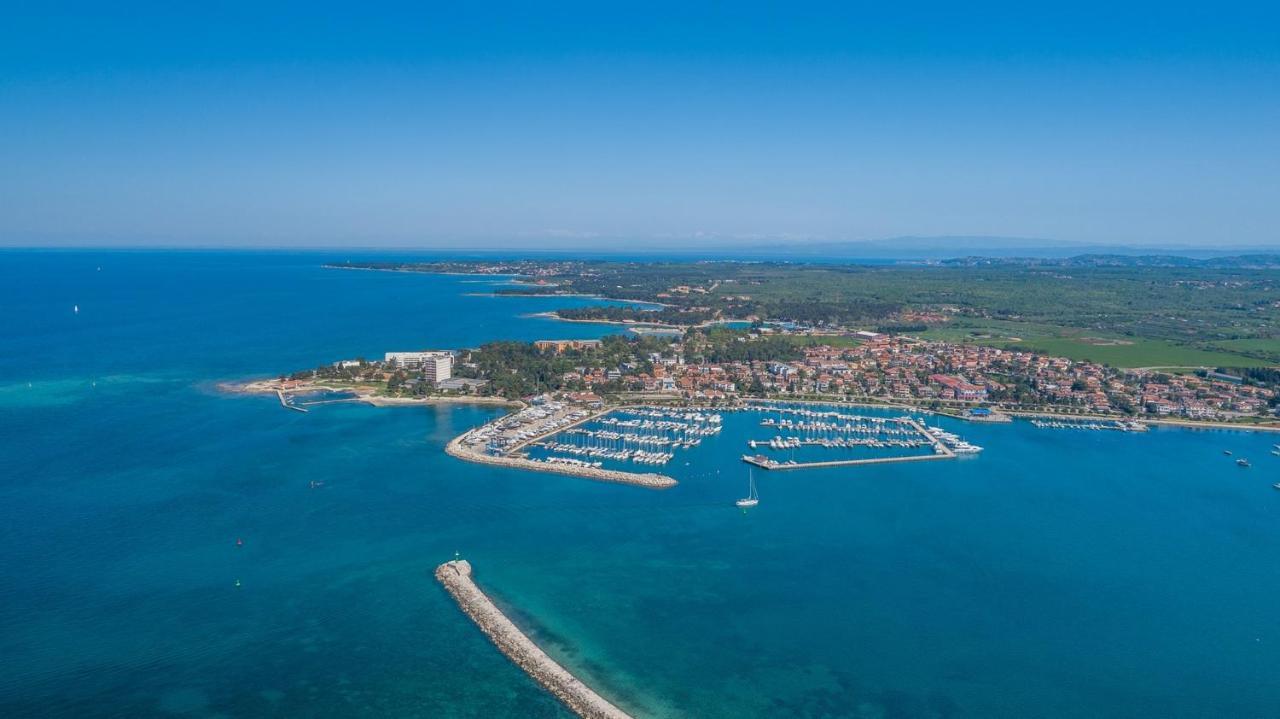 Apartment Melarnian Near The Beach In Umag Bagian luar foto